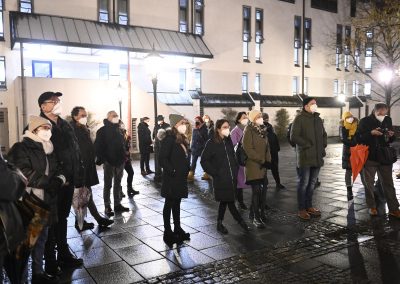 Gruppe mit Stadtführer
